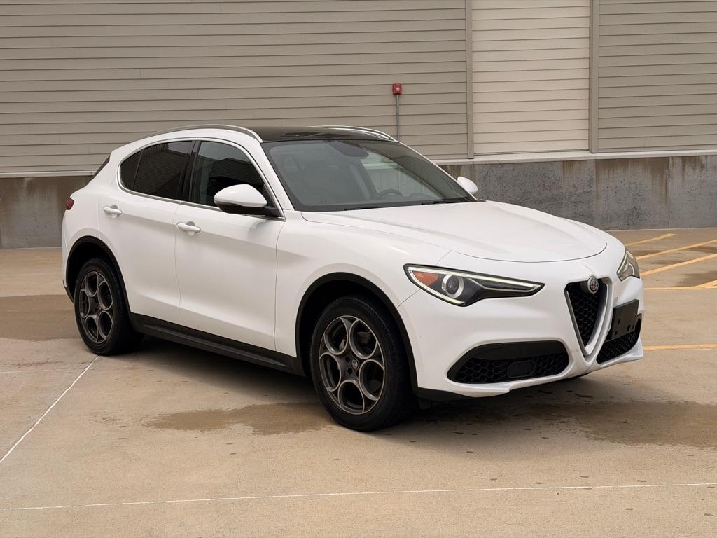 2019 Alfa Romeo Stelvio AWD's photo
