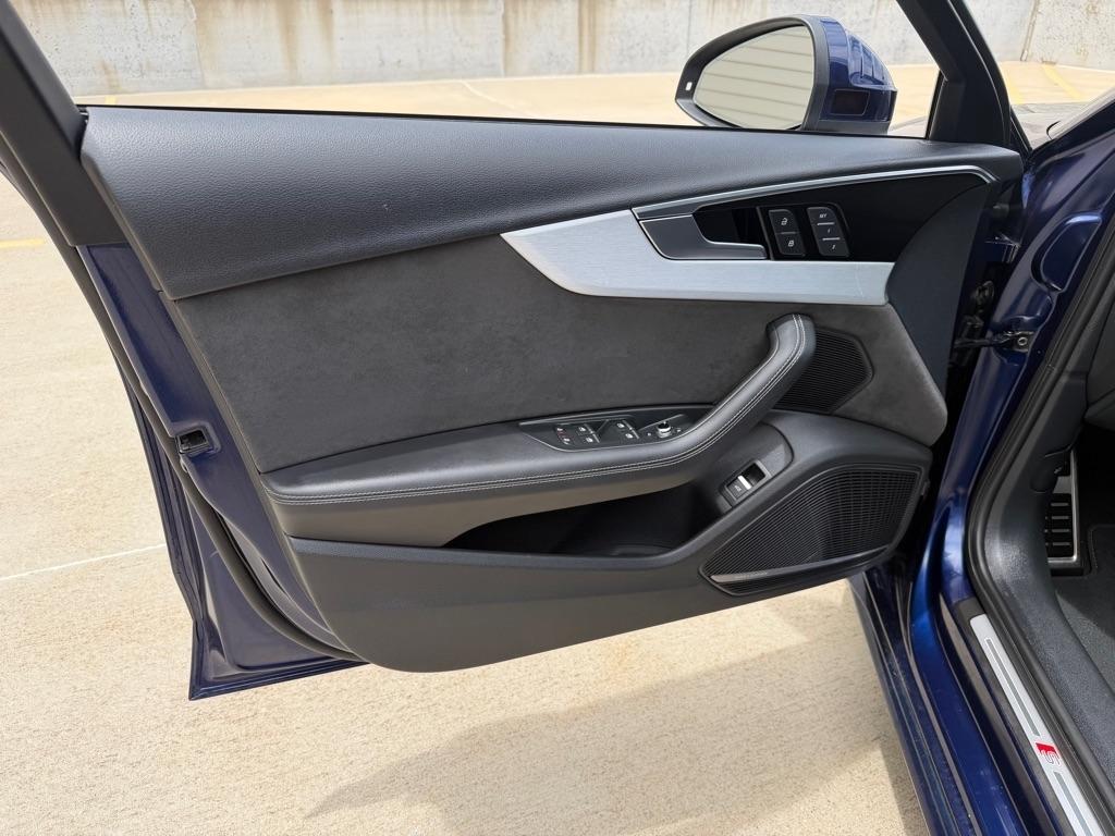 Audi A4 Premium Plus 45 TFSI quattro 2020