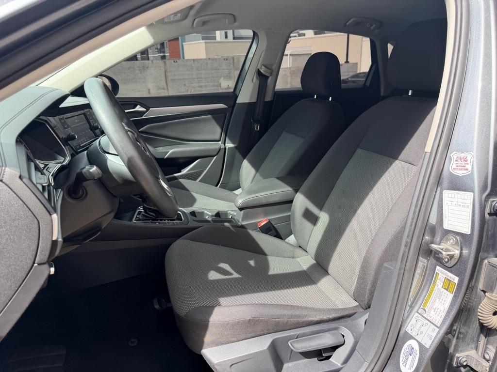 Volkswagen Jetta 1.4T S 8A 2021