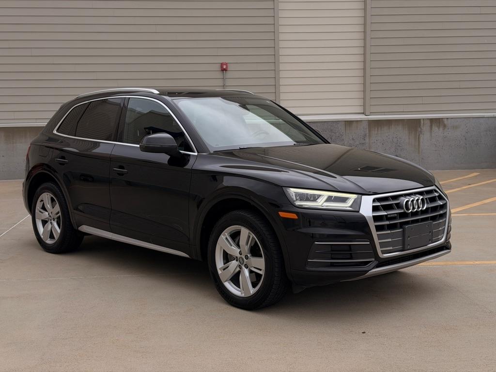 2018 Audi Q5 2.0T quattro S tronic Premium Plus's photo