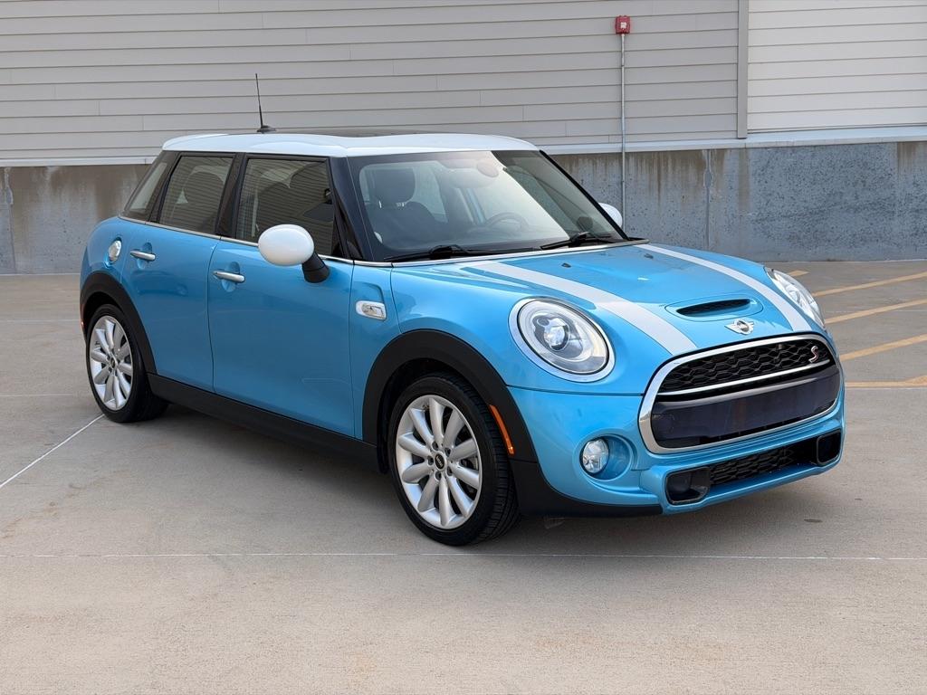 2015 MINI Cooper S 4 Door's photo