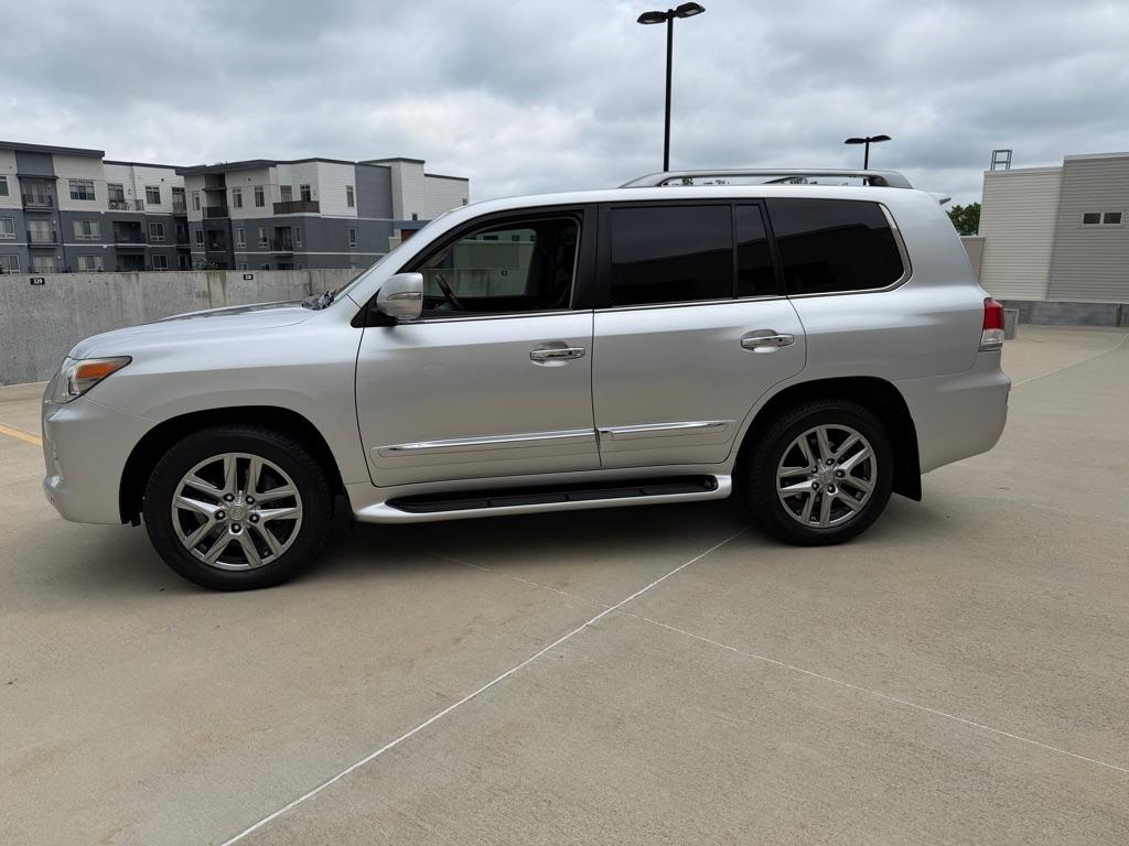 Lexus LX 570 Sport Utility 2013