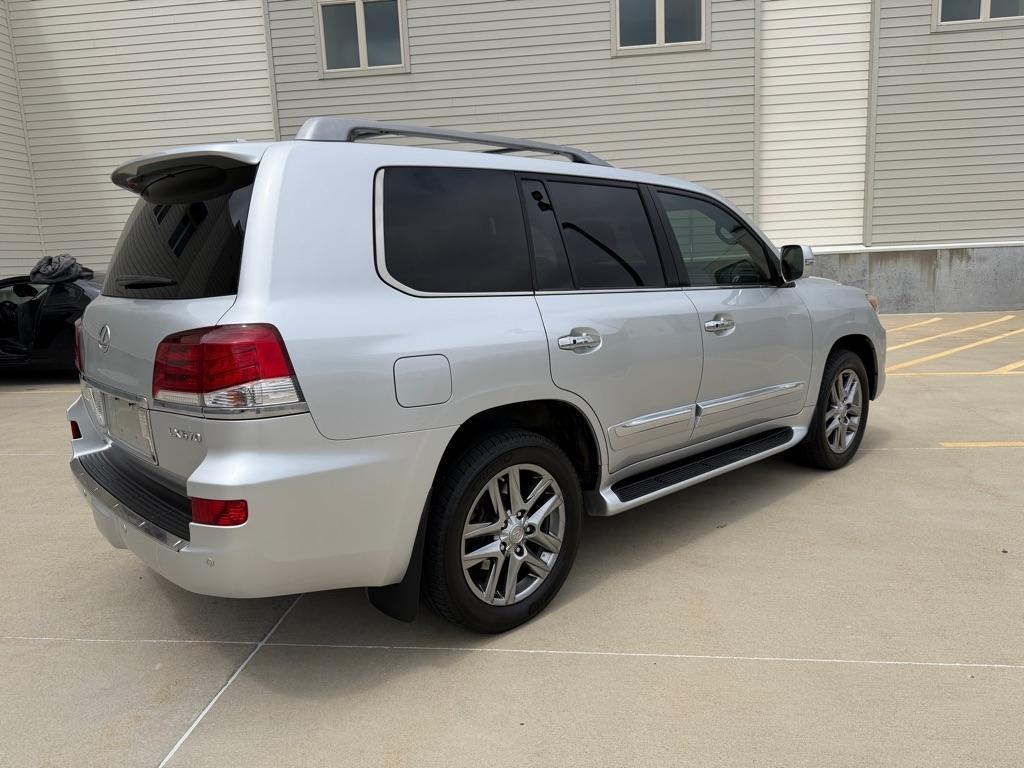 Lexus LX 570 Sport Utility 2013