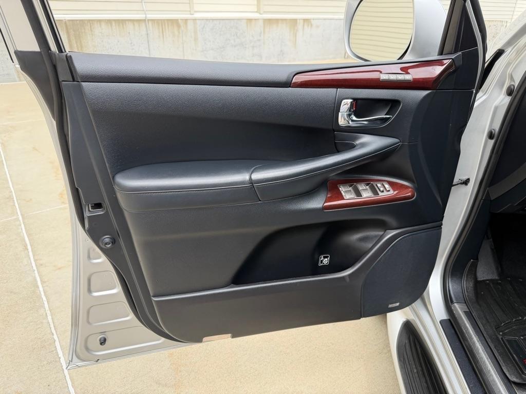 Lexus LX 570 Sport Utility 2013