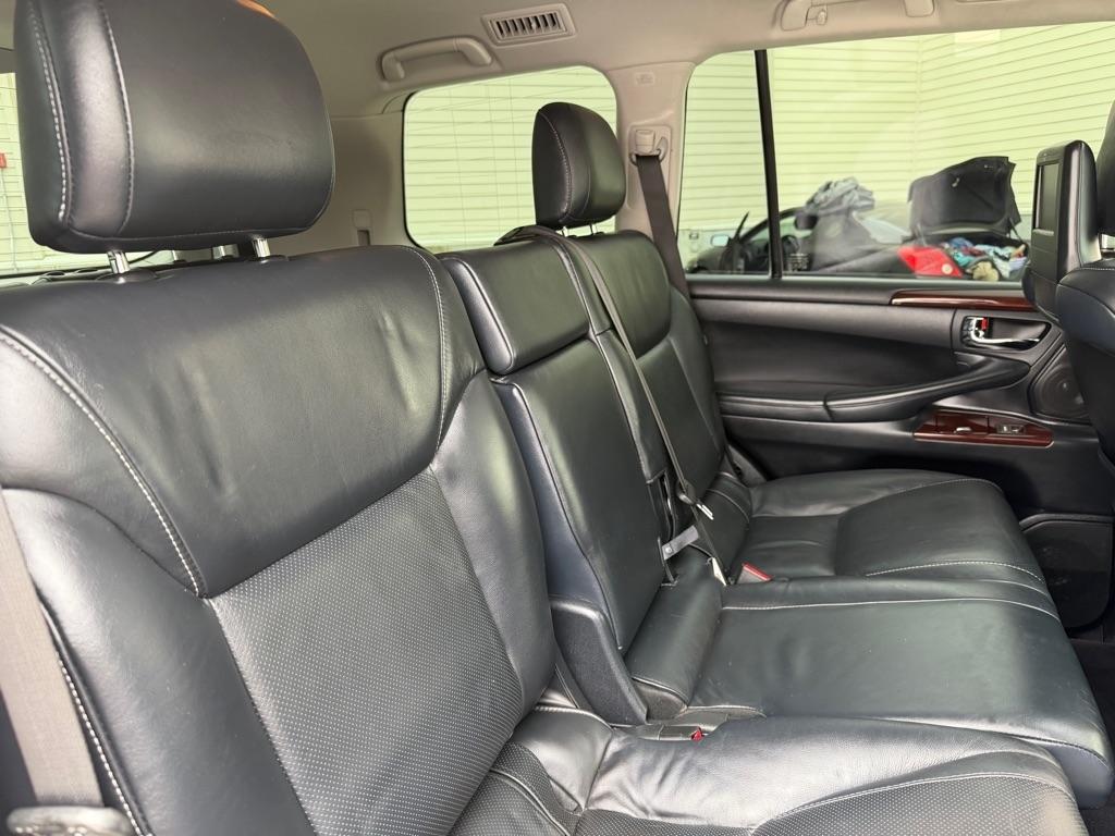 Lexus LX 570 Sport Utility 2013