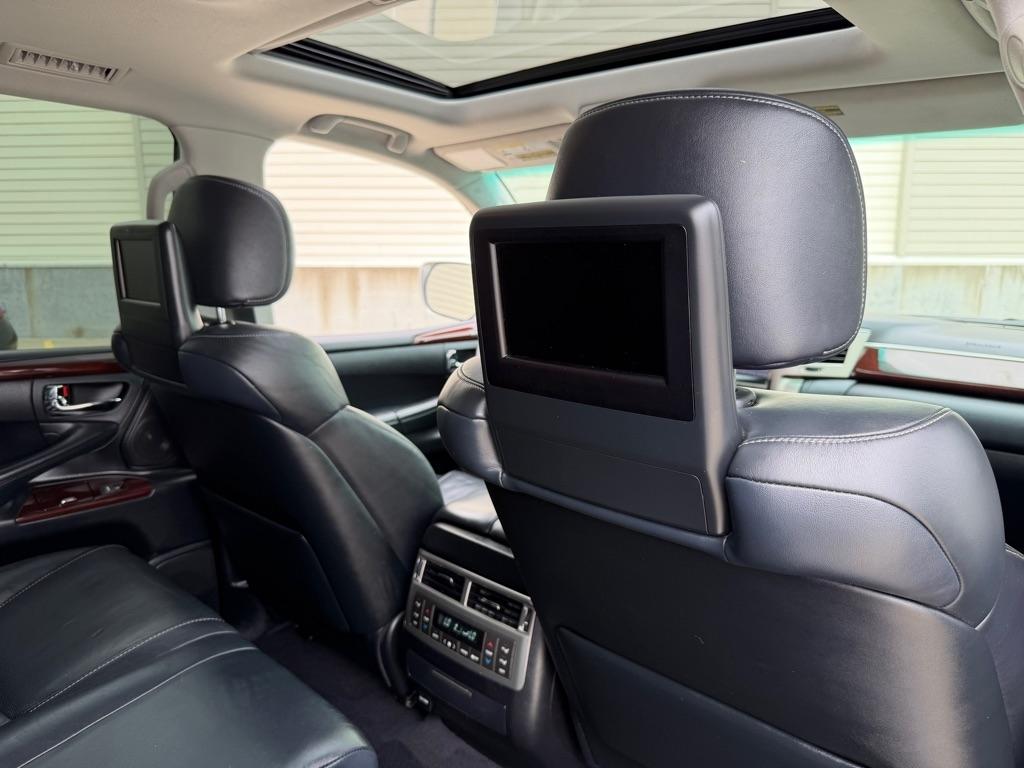 Lexus LX 570 Sport Utility 2013