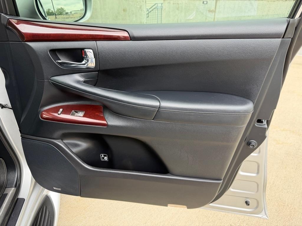 Lexus LX 570 Sport Utility 2013