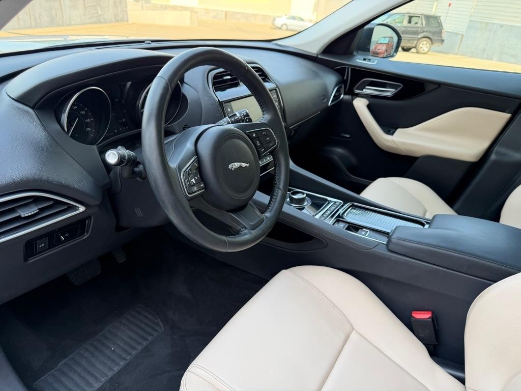 Jaguar F-Pace 25t Premium 2018