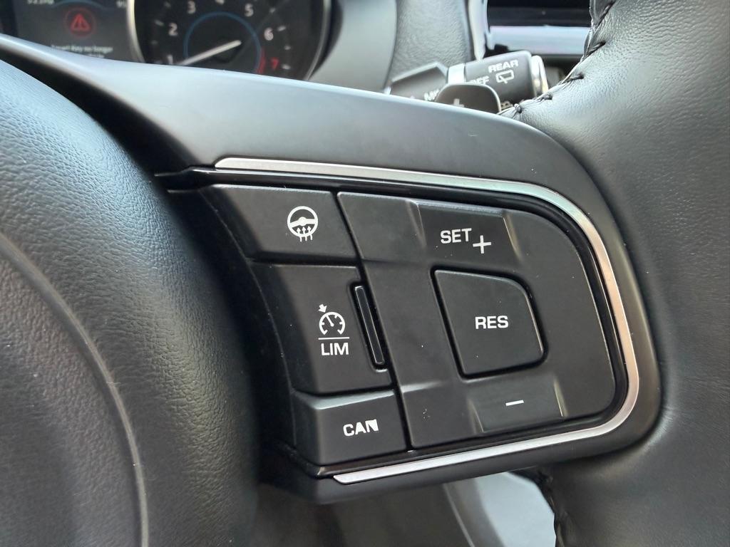 Jaguar F-Pace 25t Premium 2018