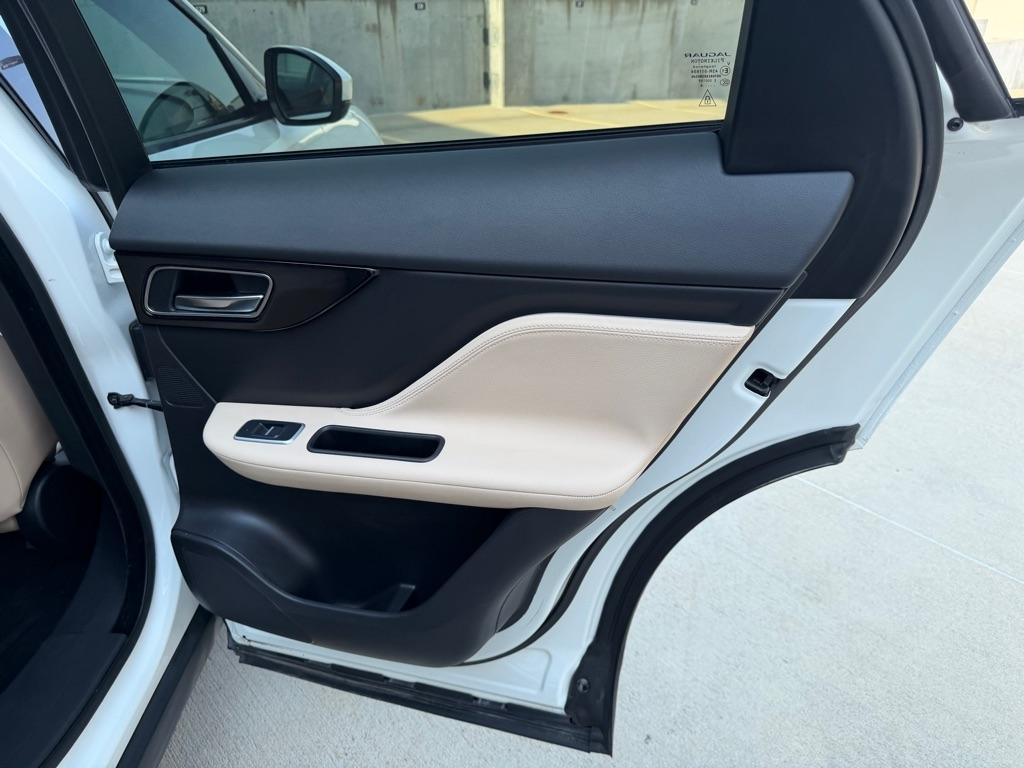 Jaguar F-Pace 25t Premium 2018