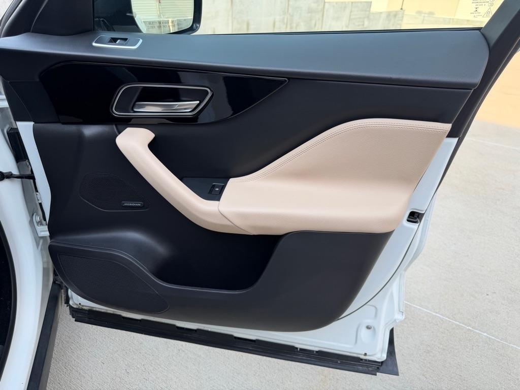 Jaguar F-Pace 25t Premium 2018