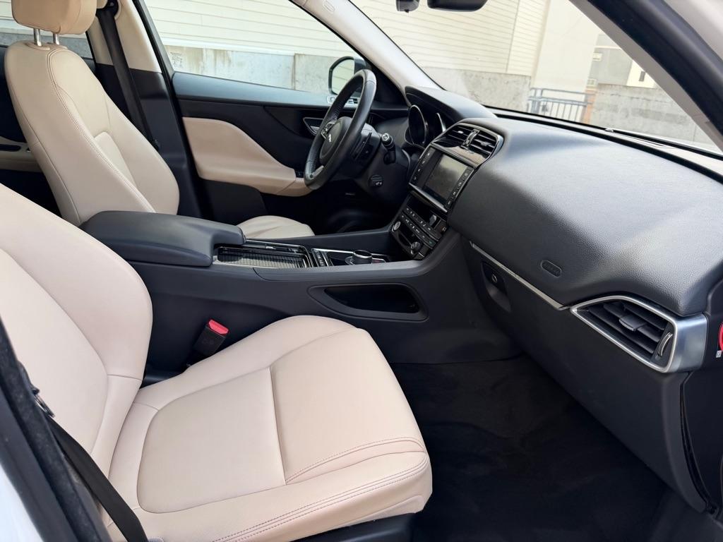 Jaguar F-Pace 25t Premium 2018