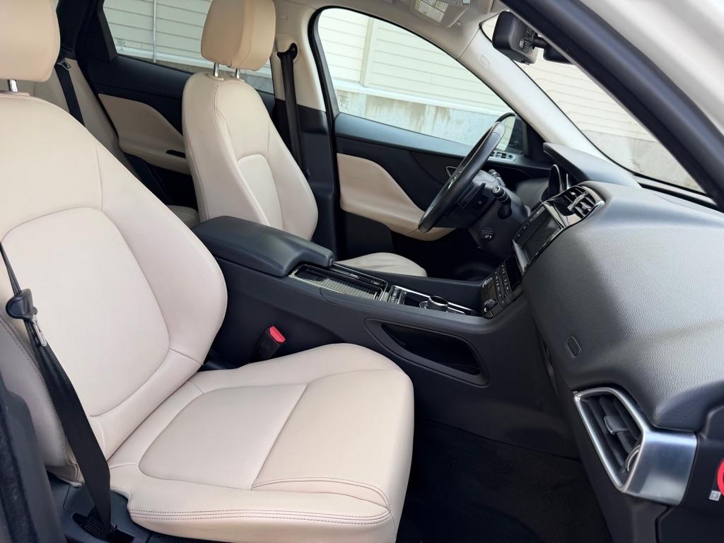 Jaguar F-Pace 25t Premium 2018