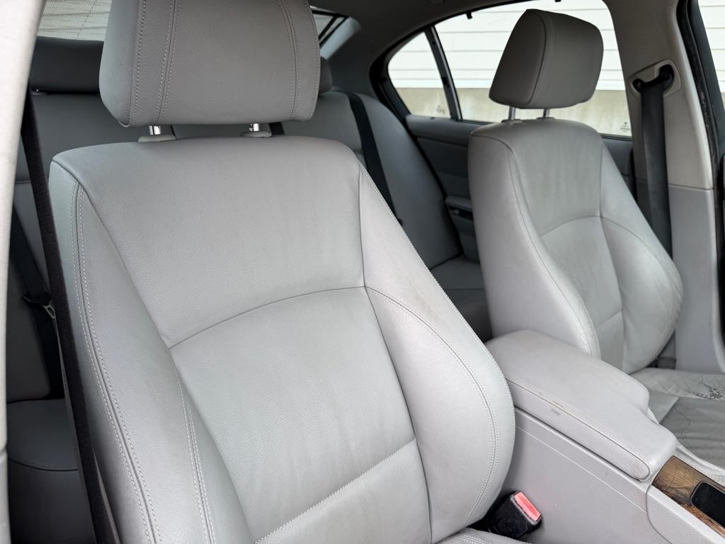 BMW 3-Series 328i 2008