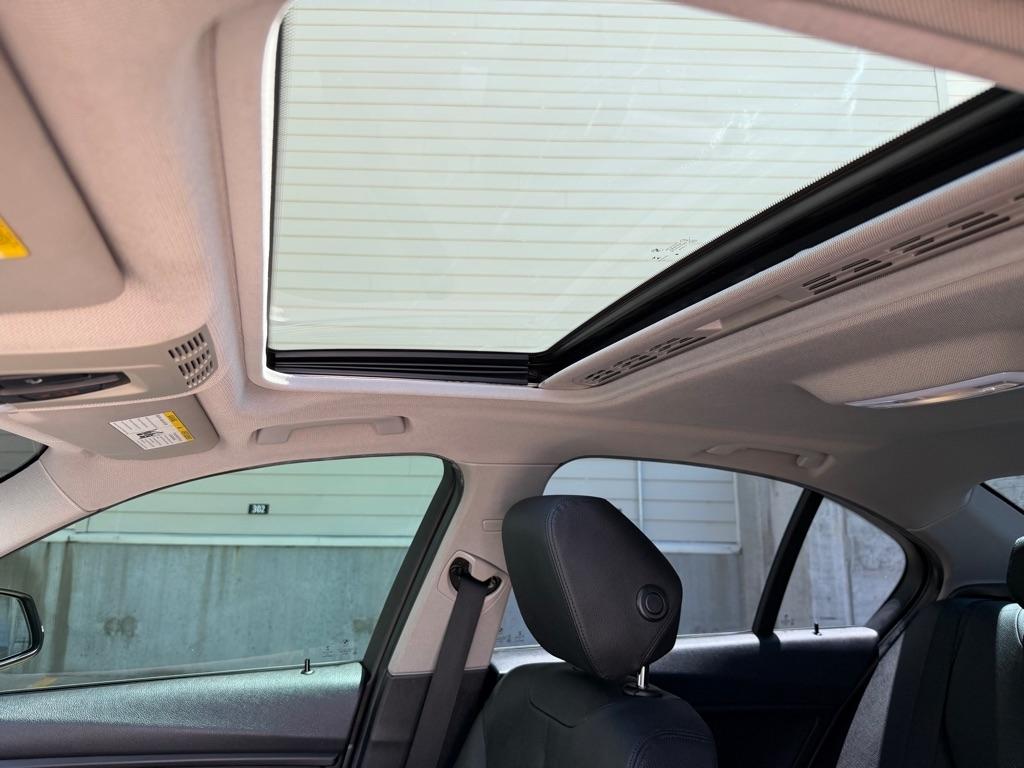 BMW 3-Series 320i xDrive 2015