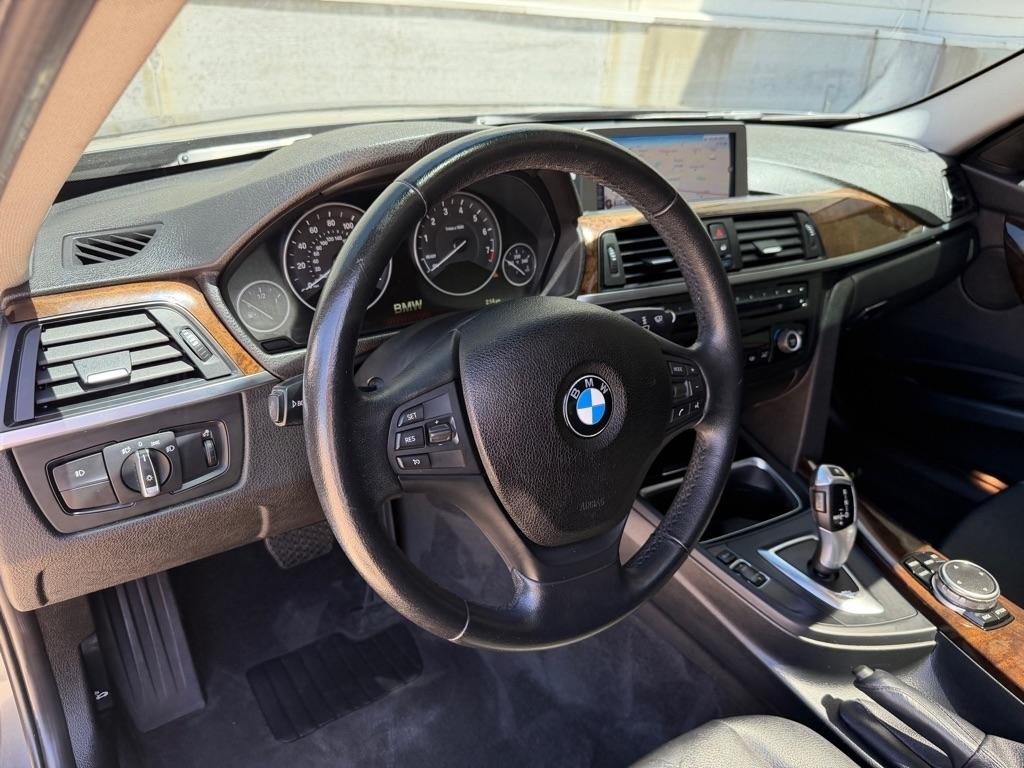 BMW 3-Series 320i xDrive 2015