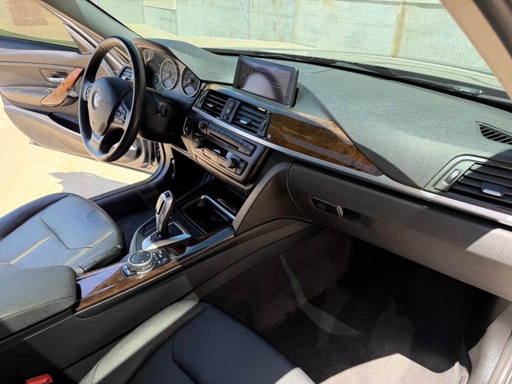 BMW 3-Series 320i xDrive 2015