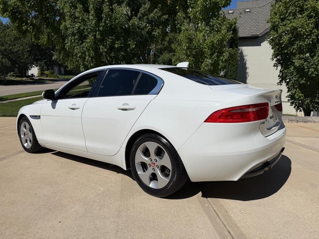 Jaguar XE 25t 2017
