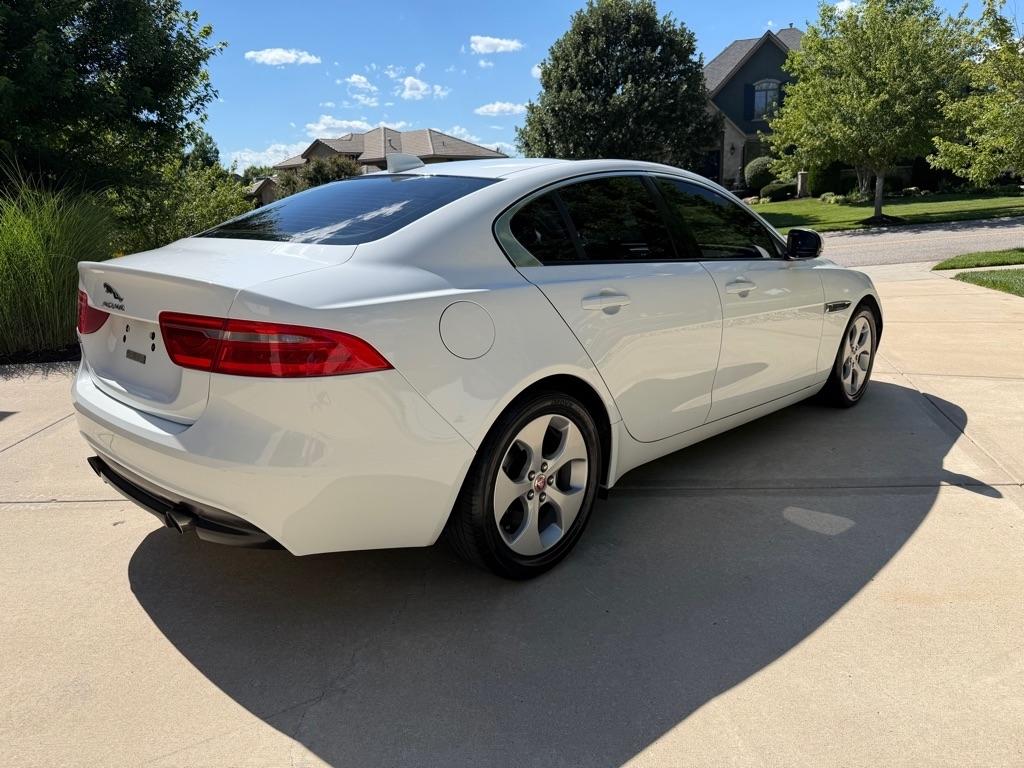 Jaguar XE 25t 2017