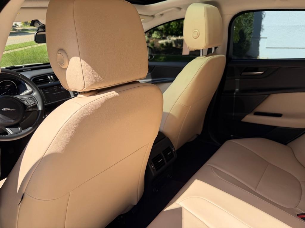 Jaguar XE 25t 2017