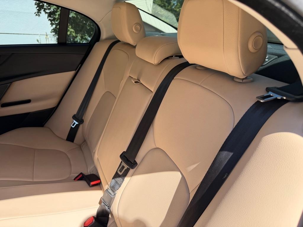 Jaguar XE 25t 2017