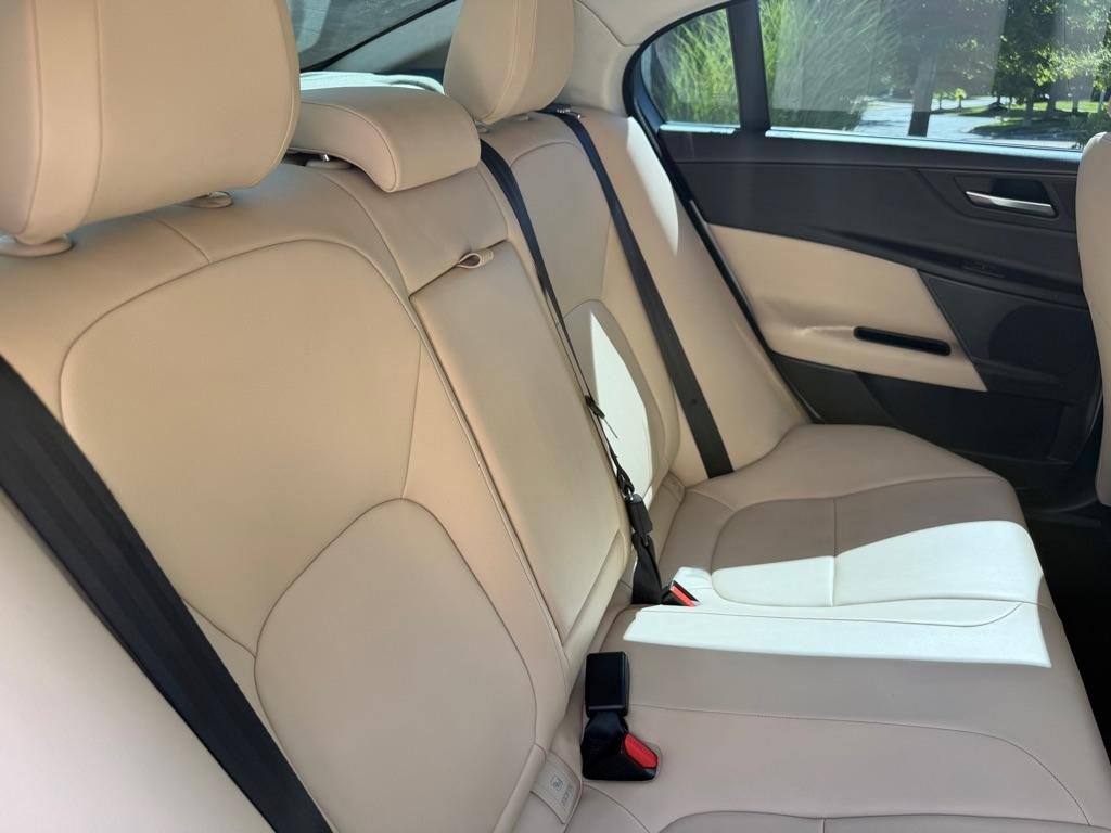 Jaguar XE 25t 2017