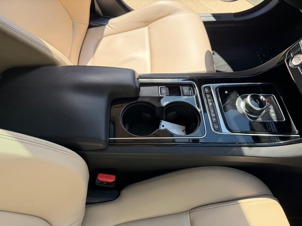 Jaguar XE 25t 2017