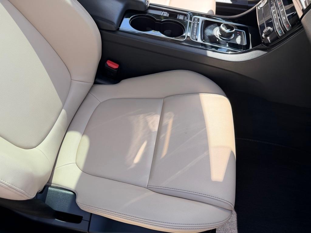 Jaguar XE 25t 2017