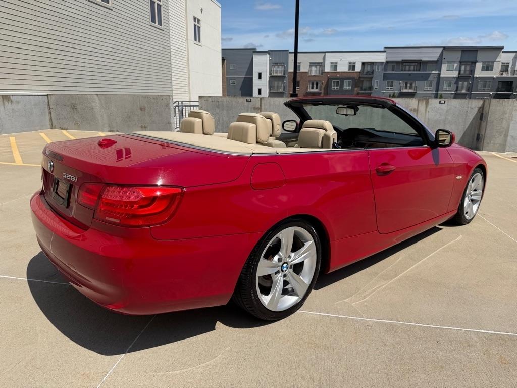 BMW 3-Series 328i Convertible 2011