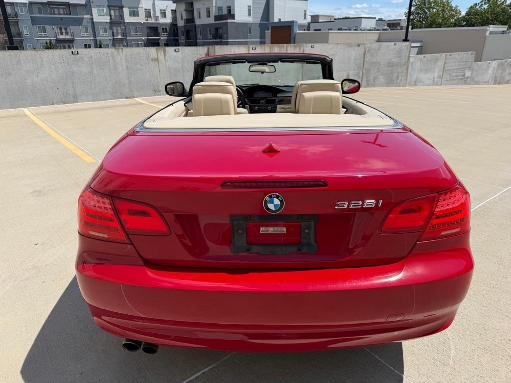BMW 3-Series 328i Convertible 2011