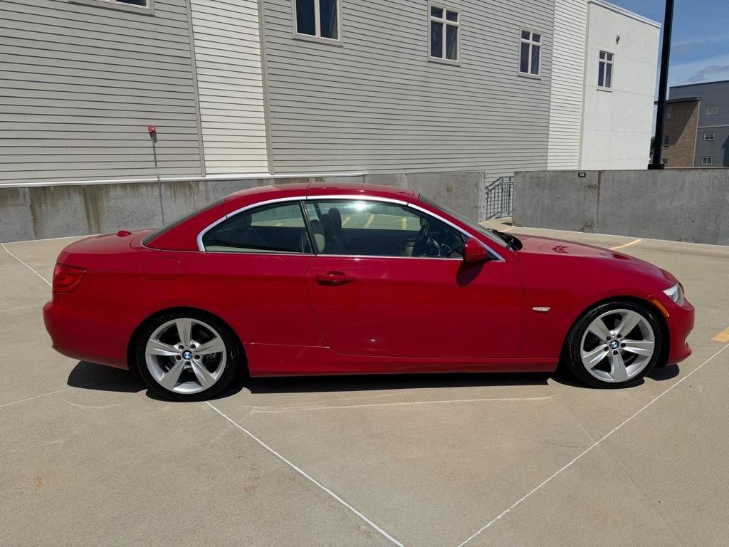 BMW 3-Series 328i Convertible 2011