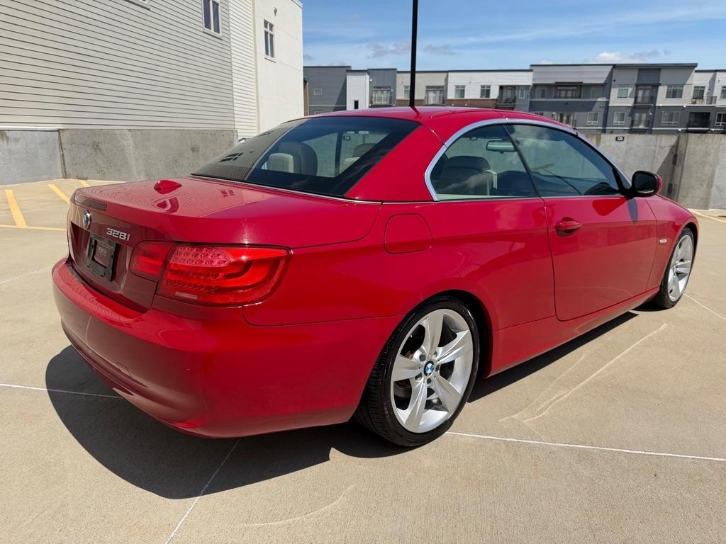 BMW 3-Series 328i Convertible 2011
