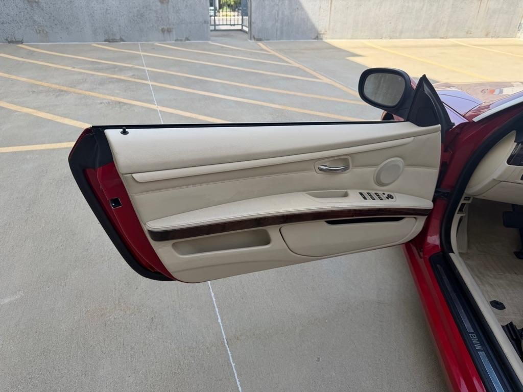 BMW 3-Series 328i Convertible 2011