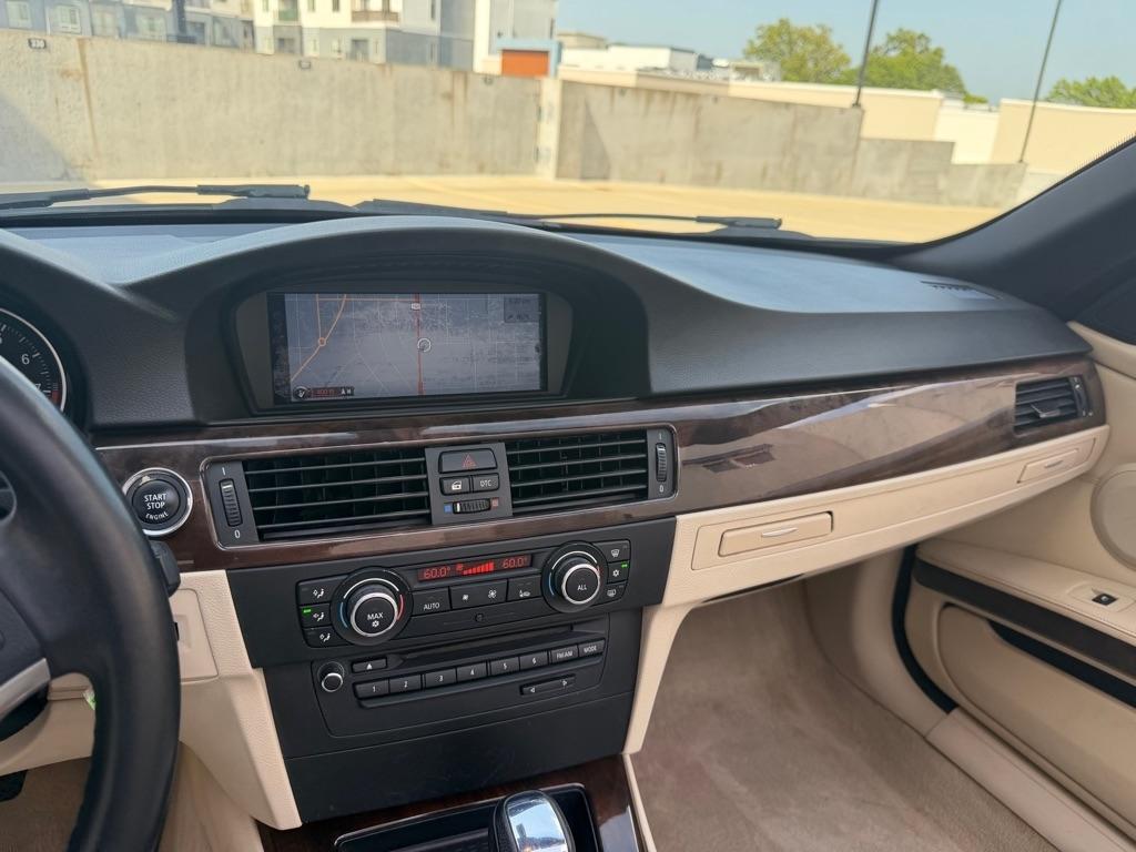 BMW 3-Series 328i Convertible 2011