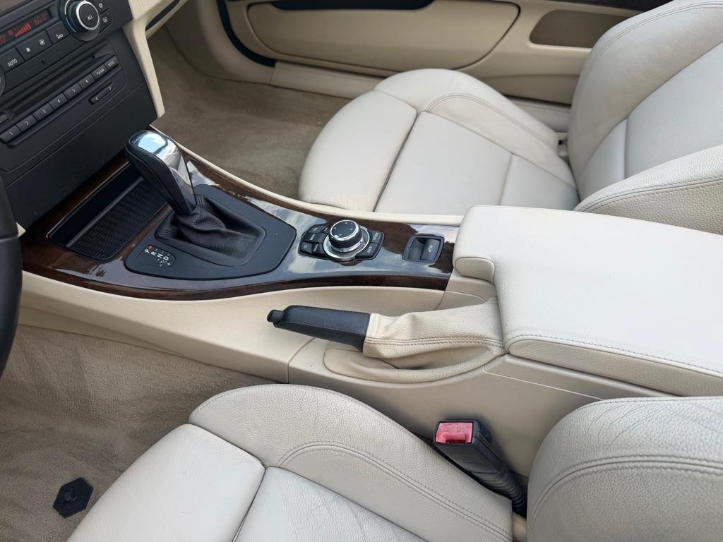 BMW 3-Series 328i Convertible 2011