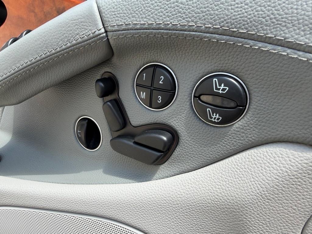 Mercedes-Benz SL  2004