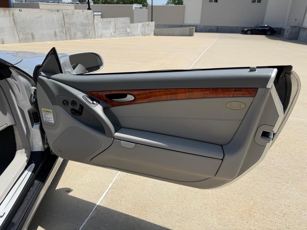 Mercedes-Benz SL  2004