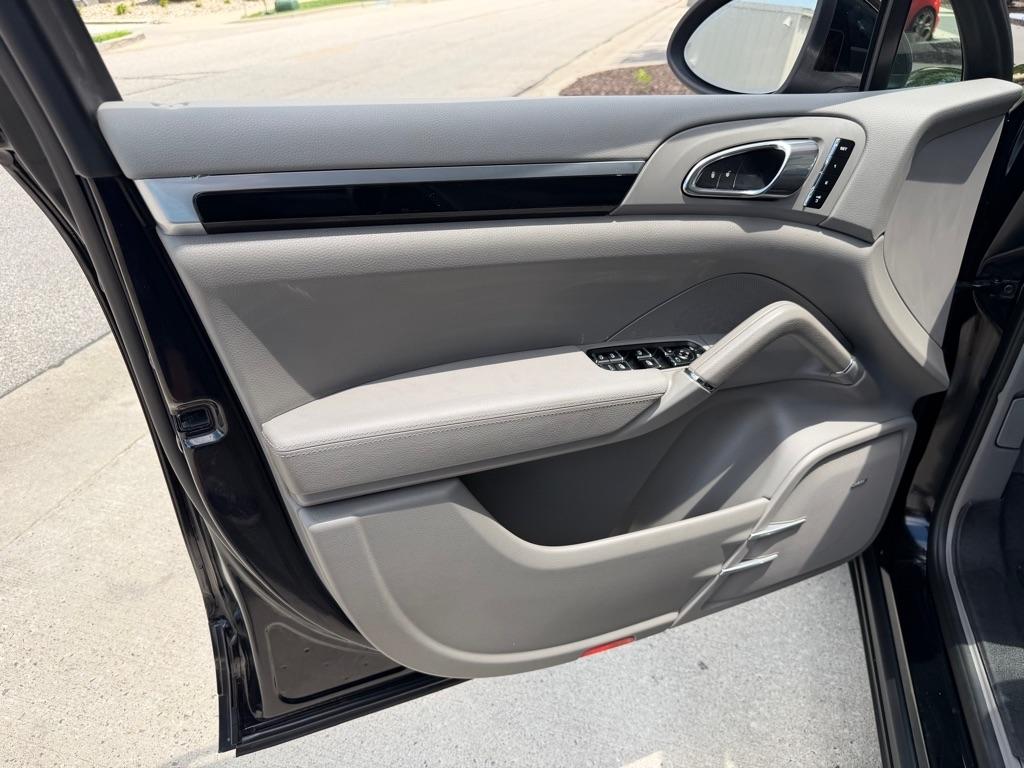 Porsche Cayenne Base 2014