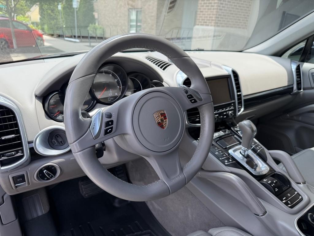 Porsche Cayenne Base 2014