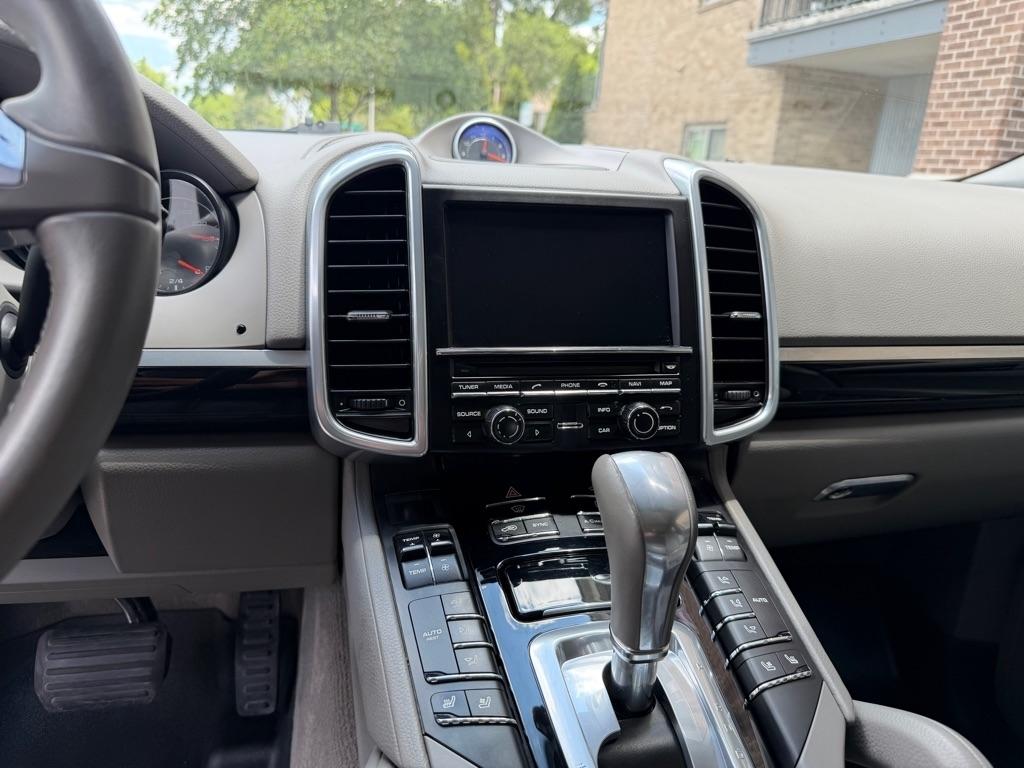 Porsche Cayenne Base 2014