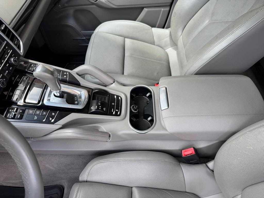 Porsche Cayenne Base 2014