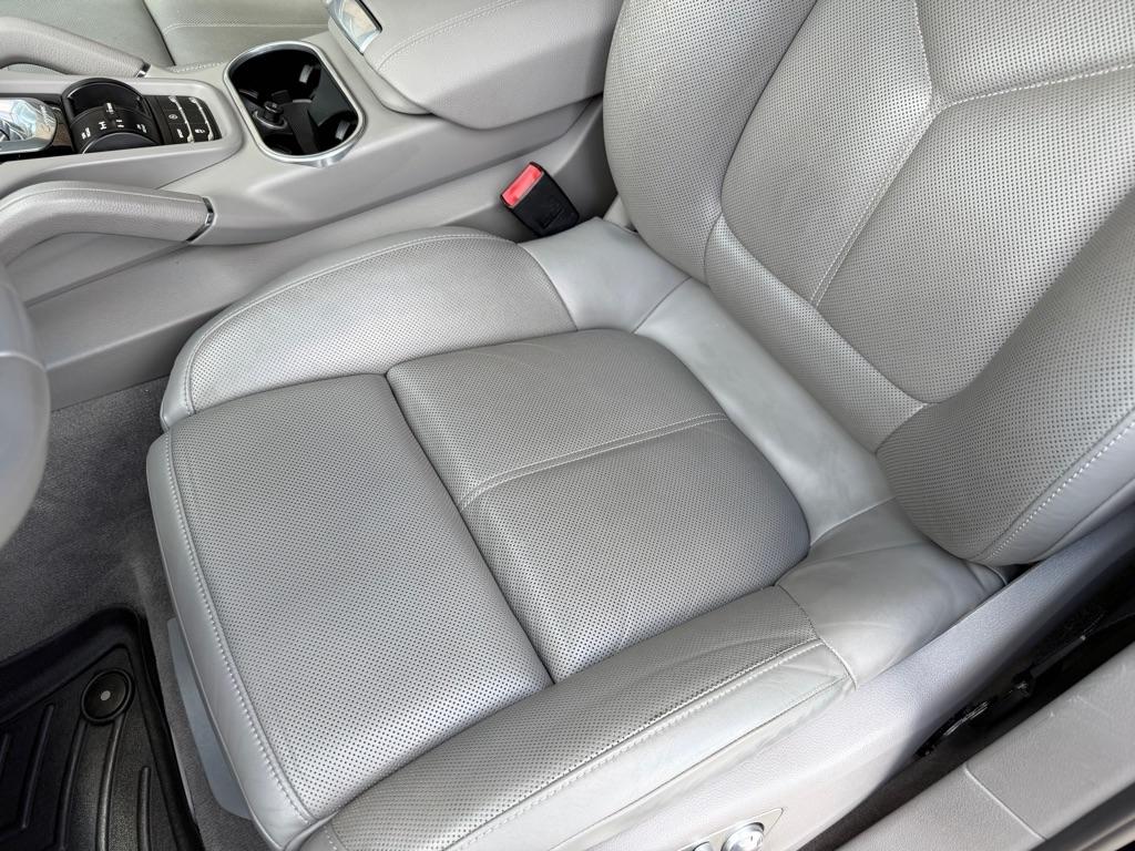 Porsche Cayenne Base 2014