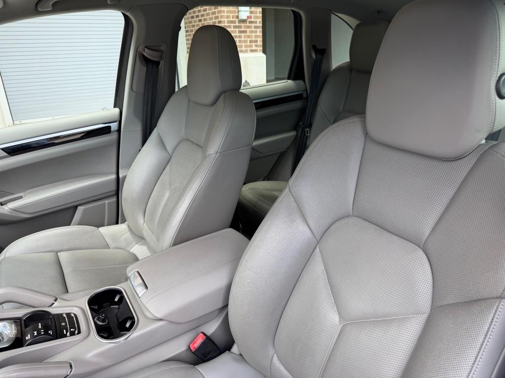 Porsche Cayenne Base 2014