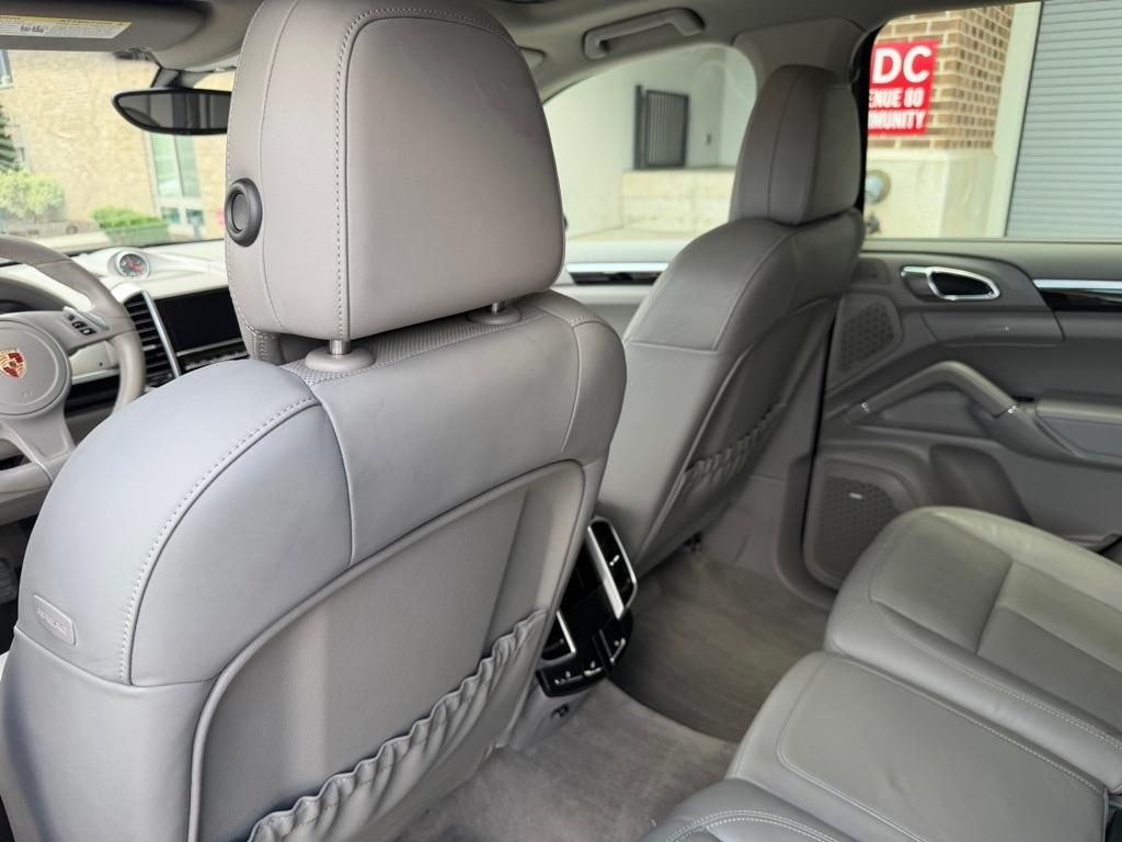 Porsche Cayenne Base 2014