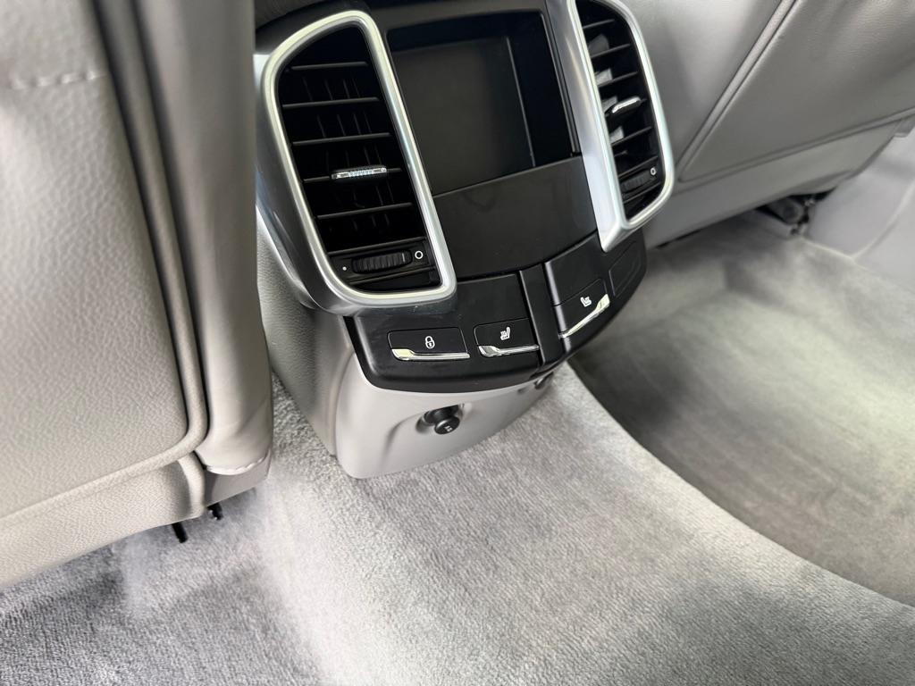 Porsche Cayenne Base 2014