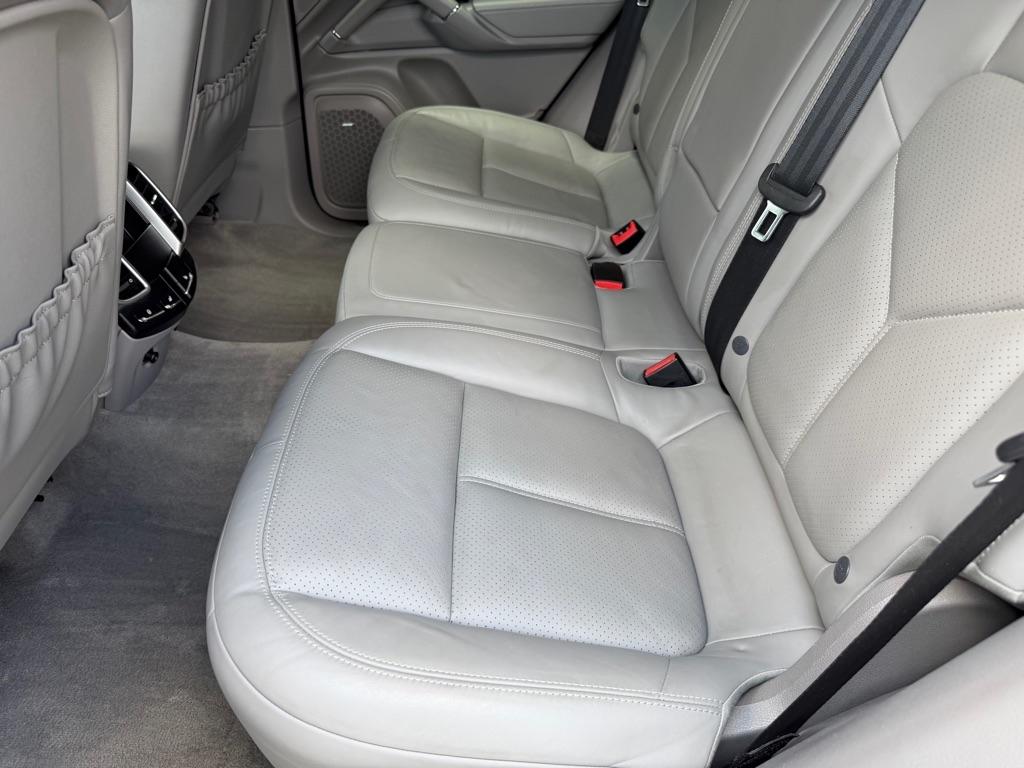 Porsche Cayenne Base 2014