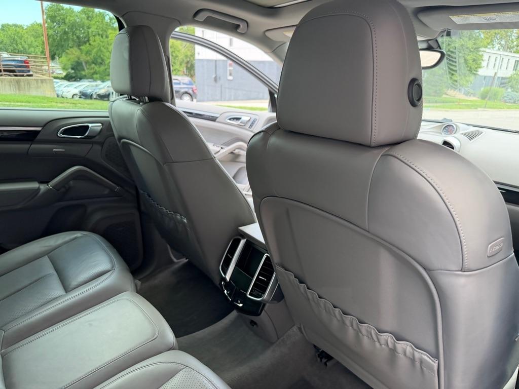 Porsche Cayenne Base 2014