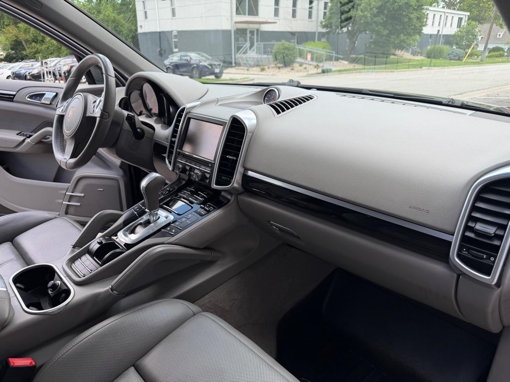Porsche Cayenne Base 2014