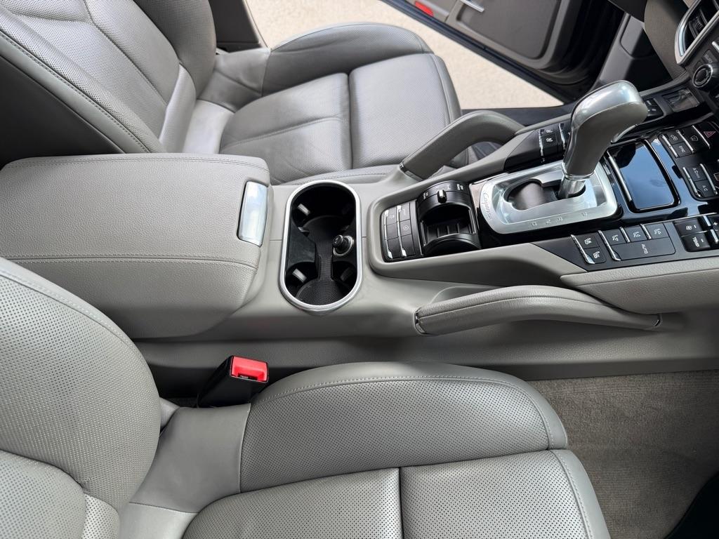 Porsche Cayenne Base 2014