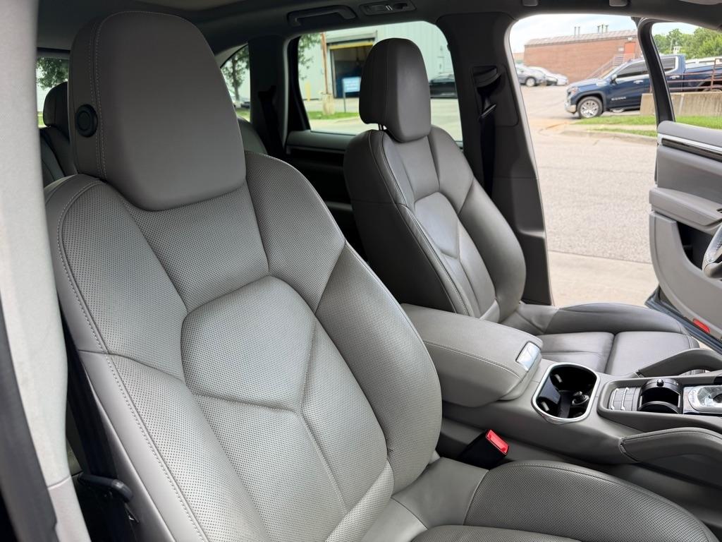 Porsche Cayenne Base 2014